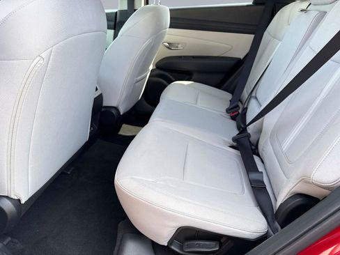 Used 2025 Hyundai Tucson SEL AWD/4WD image 15