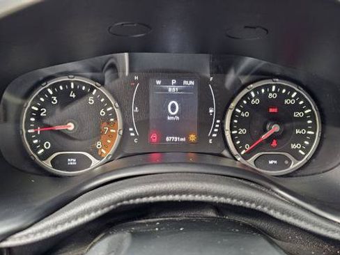 Used 2017 Jeep Renegade Latitude w/ Cold Weather Group AWD/4WD image 14