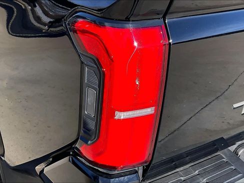 Used 2024 Toyota Tacoma Limited w/ Limited Package (LT) image 27