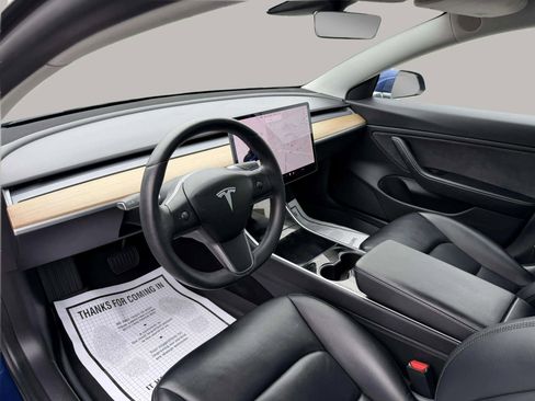 Used 2019 Tesla Model 3 Standard Range Plus image 11