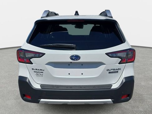 Used 2025 Subaru Outback Touring AWD/4WD image 6