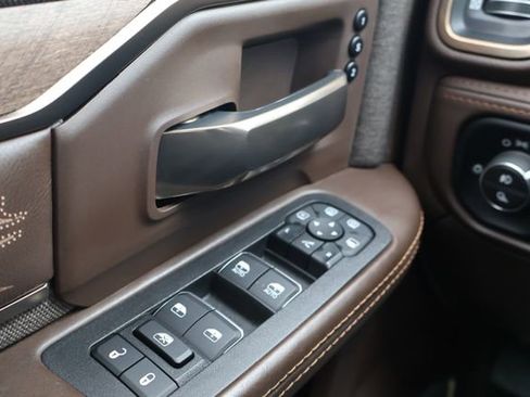 Used 2025 RAM 2500 Limited AWD/4WD image 20