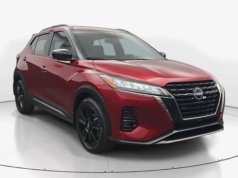 Used 2024 Nissan Kicks SR w/ SR Premium Package image 2