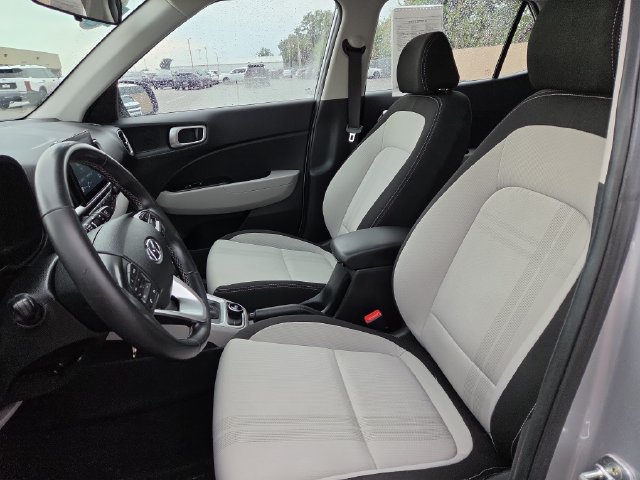 Certified 2022 Hyundai Venue SEL FWD image 22