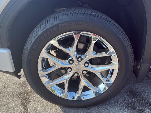 Used 2019 GMC Sierra 1500 Denali w/ Denali Ultimate Package AWD/4WD image 15