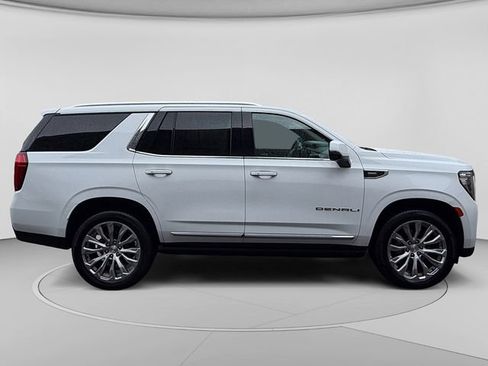 Used 2022 GMC Yukon Denali AWD/4WD image 6