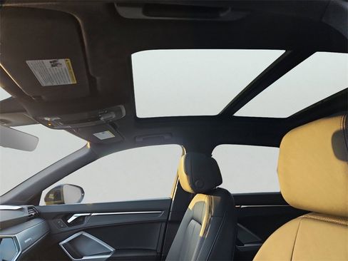 New 2025 Audi Q3 2.0T Premium image 8
