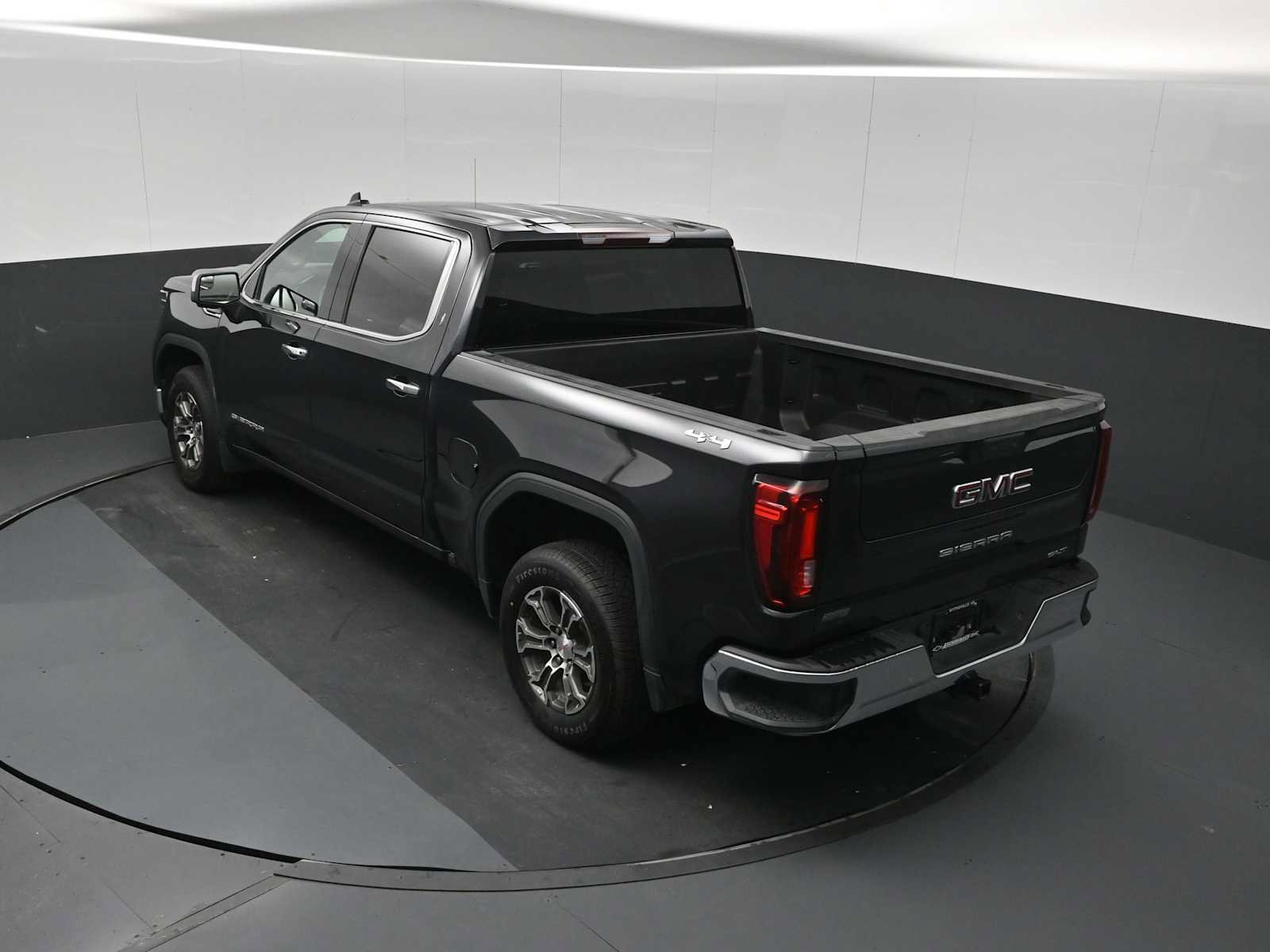 Used 2025 GMC Sierra 1500 SLT AWD/4WD image 14