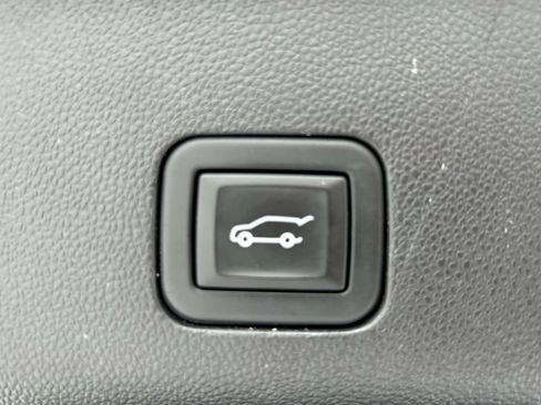 Used 2023 Cadillac Escalade ESV Sport Platinum w/ LPO, ONYX Package AWD/4WD image 12