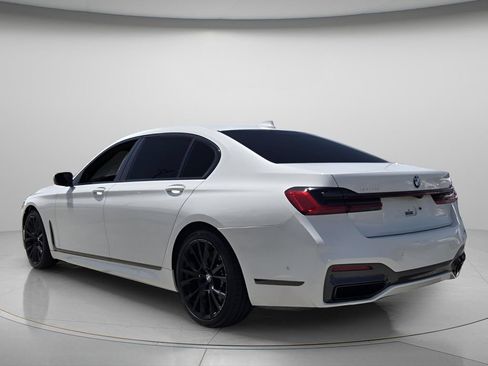 Used 2021 BMW 750i xDrive w/ Autobahn Package AWD/4WD image 7
