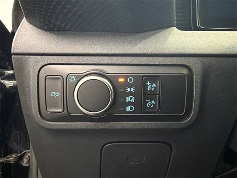 Used 2024 Ford Mustang Convertible image 27