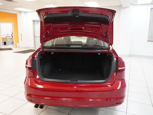 Used 2017 Volkswagen Jetta SE FWD image 10