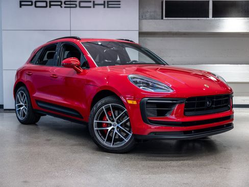 Certified 2024 Porsche Macan S AWD/4WD image 12