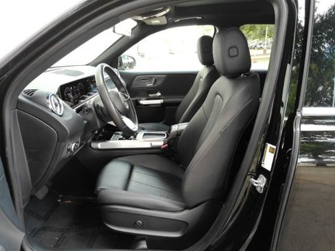 Used 2024 Mercedes-Benz GLB 250 w/ Driver Assistance Package image 16