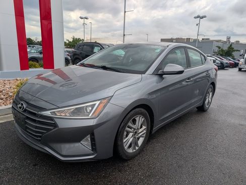 Used 2019 Hyundai Elantra Value Edition FWD image 3
