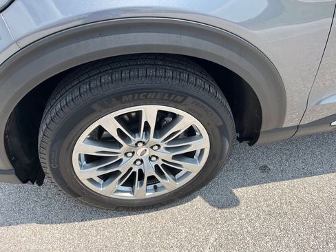 Used 2025 Ford Explorer Active w/ Active Comfort Package image 43