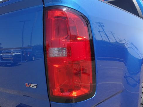 Used 2021 Chevrolet Colorado LT w/ Safety Package RWD image 5
