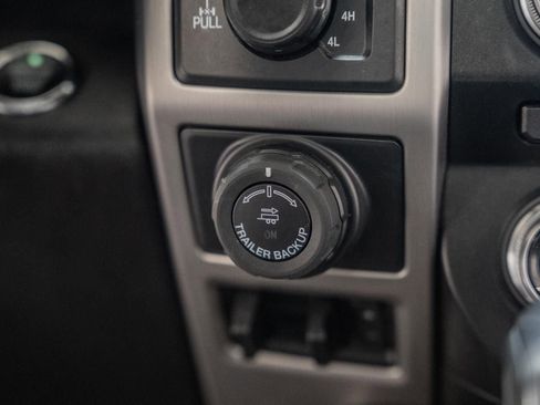 Used 2018 Ford F150 Platinum w/ Equipment Group 701A Luxury image 34