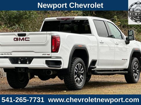 Used 2020 GMC Sierra 2500 AT4 w/ AT4 Premium Package image 4
