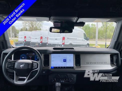 Used 2025 Ford Bronco Outer Banks AWD/4WD image 21