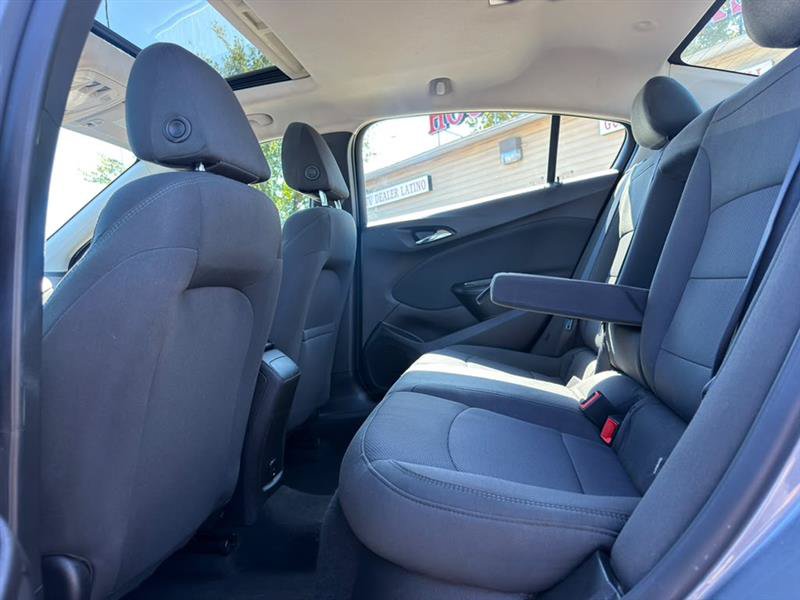 Used 2018 Chevrolet Cruze LT w/ Sun And Sound Package FWD image 21