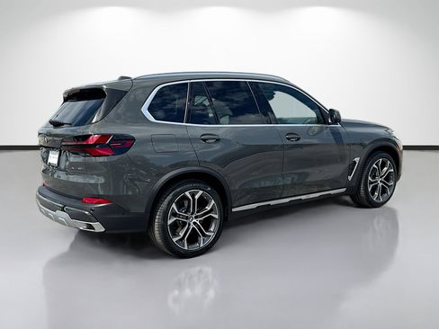 New 2026 BMW X5 xDrive40i w/ Climate Comfort Package AWD/4WD image 3