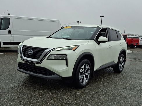 Used 2023 Nissan Rogue SV image 5