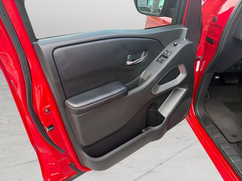 Certified 2025 Nissan Frontier SV RWD image 12
