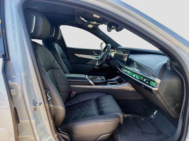 Used 2024 BMW 760i xDrive w/ Premium Package 2 AWD/4WD image 15