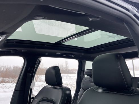 Used 2024 Jeep Grand Cherokee Limited w/ Black Appearance Package image 20