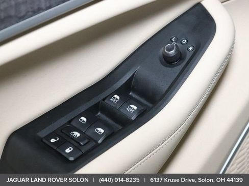 Used 2022 Jeep Grand Cherokee L Limited w/ Luxury Tech Group II AWD/4WD image 32