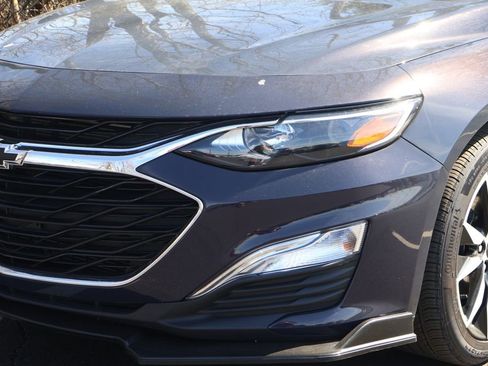 Certified 2025 Chevrolet Malibu RS w/ LPO, Floor Liner Package image 4