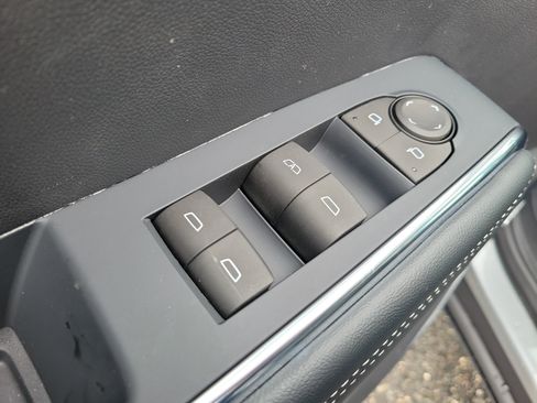 New 2025 GMC Acadia Elevation w/ Elevation Premium Package image 18