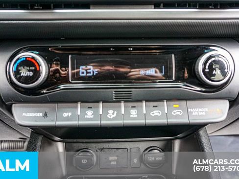 Used 2023 Hyundai Kona Limited image 41