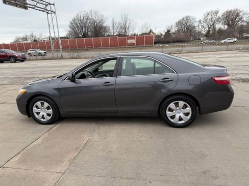 Used 2009 Toyota Camry LE image 8