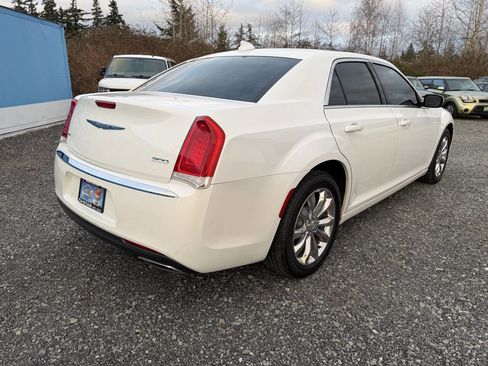 Used 2015 Chrysler 300 Limited w/ Driver Convenience Group image 3
