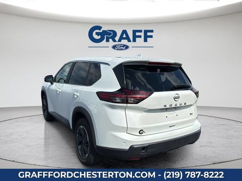 Used 2024 Nissan Rogue SV FWD image 5
