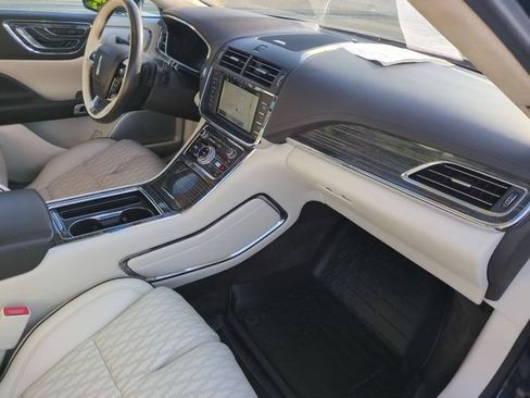 Used 2018 Lincoln Continental Black Label w/ Rear-seat Package FWD image 36