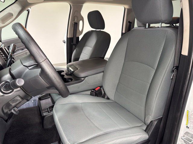 Used 2017 RAM 3500 Tradesman w/ Chrome Appearance Group AWD/4WD image 13