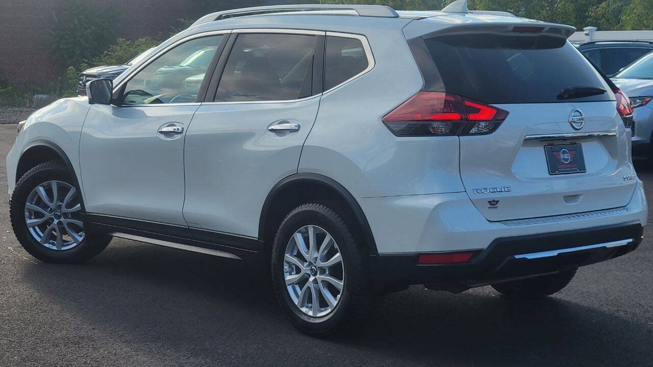 Used 2018 Nissan Rogue SV w/ Premium Package AWD/4WD image 8