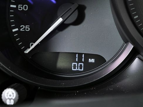 New 2026 Porsche Macan S image 9