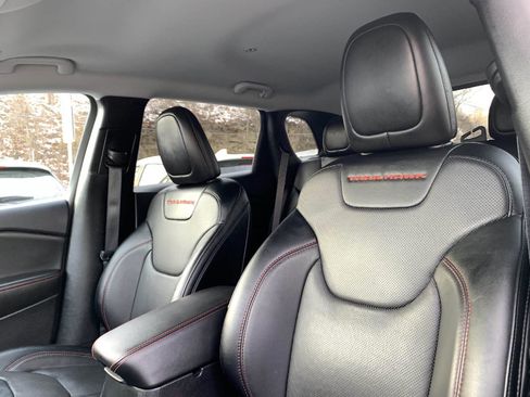 Used 2022 Jeep Cherokee Trailhawk w/ Premium Leather Package image 34