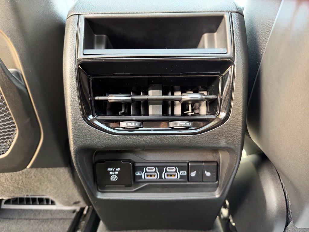 Used 2023 Jeep Grand Cherokee 4WD 4xe w/ Luxury Tech Group II image 35