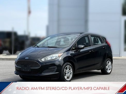 Used 2019 Ford Fiesta SE FWD image 2
