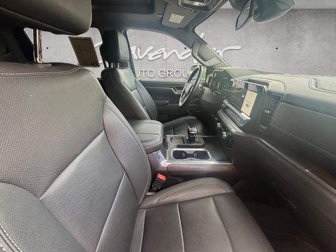 Used 2023 GMC Sierra 1500 SLT image 29