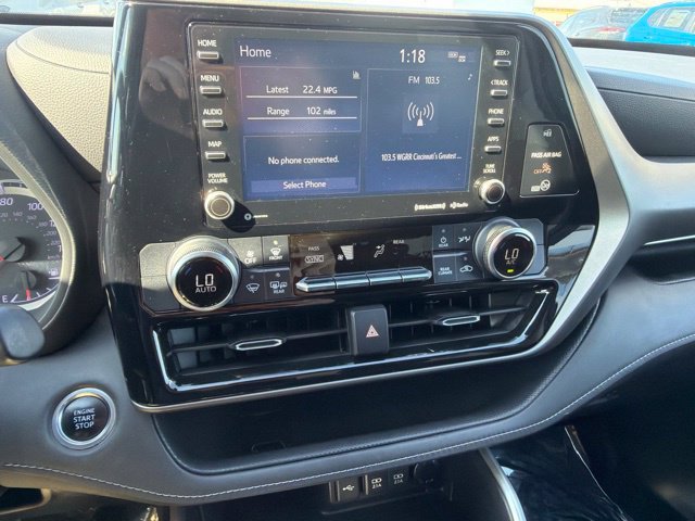 Used 2021 Toyota Highlander LE AWD/4WD image 23