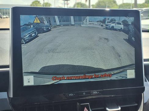 Used 2026 Toyota Corolla Cross XLE FWD image 4