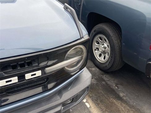 Used 2024 Ford Bronco Outer Banks image 9