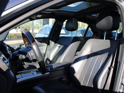 Used 2016 Mercedes-Benz E 400 4MATIC Sedan image 30