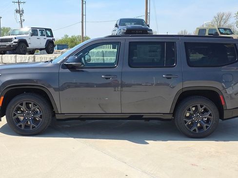 New 2026 Jeep Grand Wagoneer Limited AWD/4WD image 2